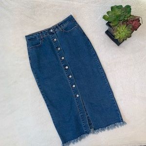 BUTTON UP DENIM SKIRT